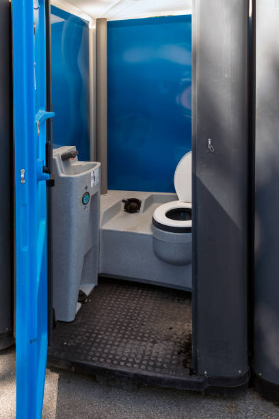 Portable Toilet Options We Offer in Navarre, OH